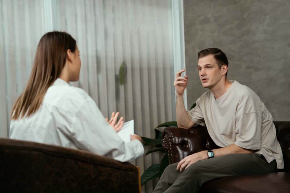 Coaching & Psychotherapie in Wien: Wenn Therapie allein nicht reicht – Persönlichkeitsentwicklung im Fokus